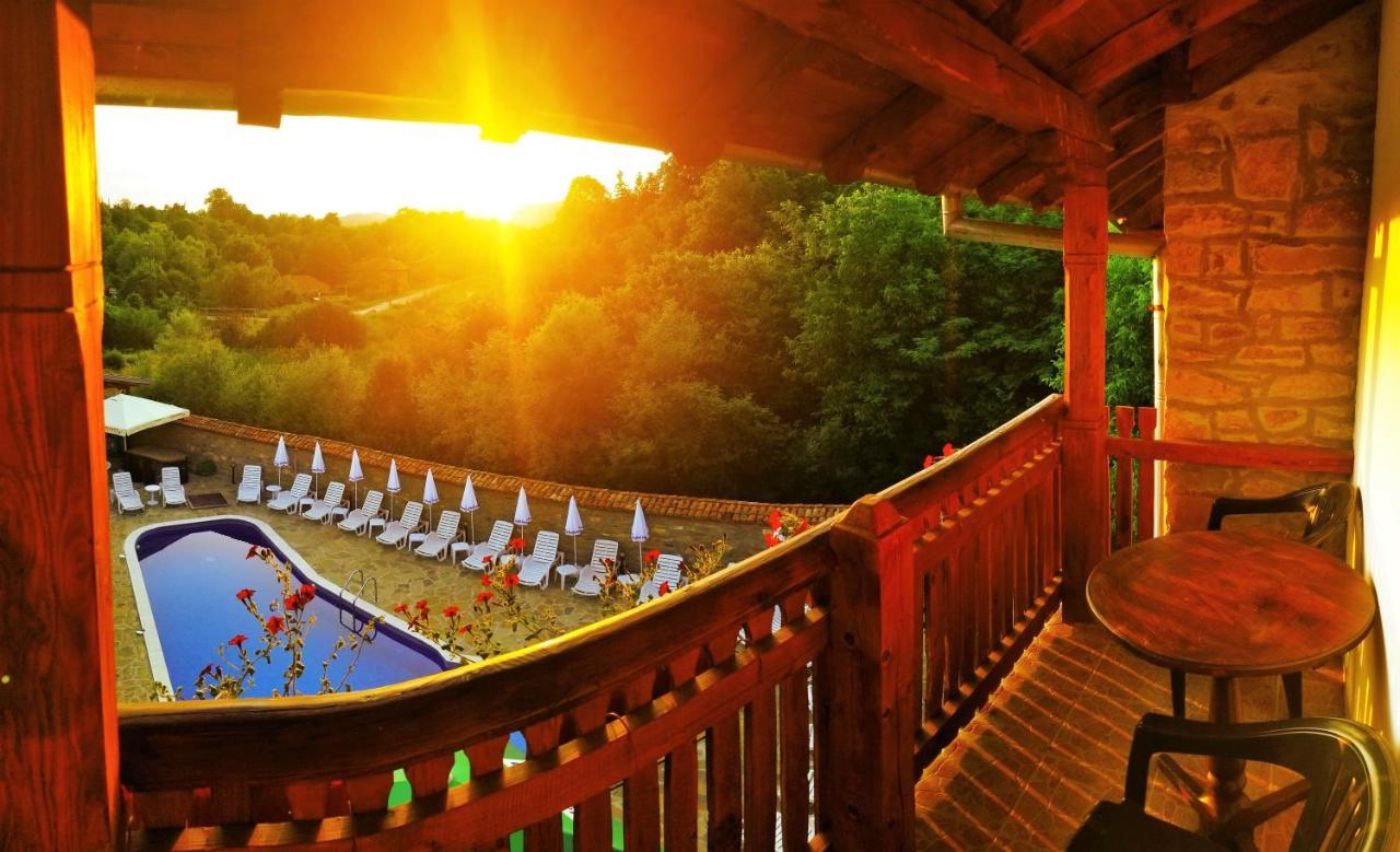 Yakovtsi Inn المظهر الخارجي الصورة