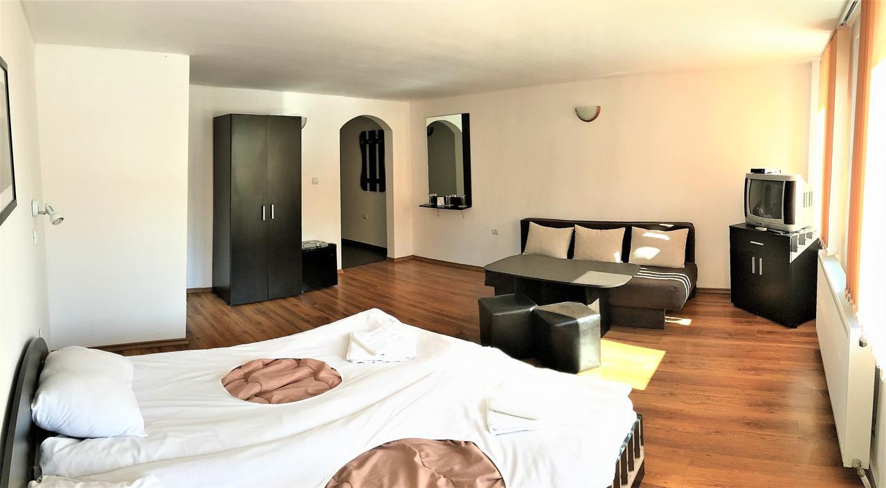 Yakovtsi Inn المظهر الخارجي الصورة