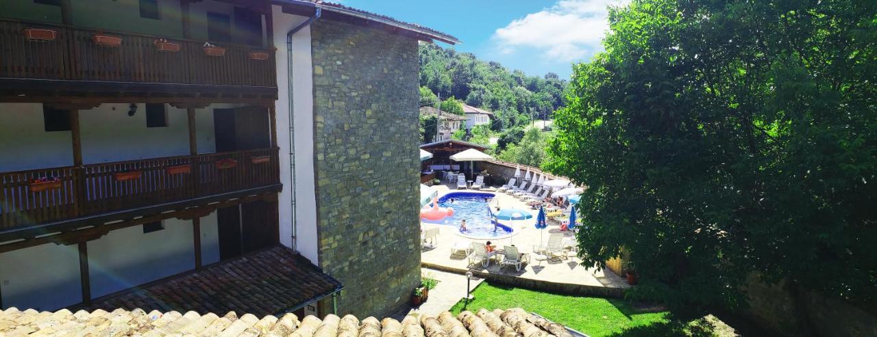 Yakovtsi Inn المظهر الخارجي الصورة